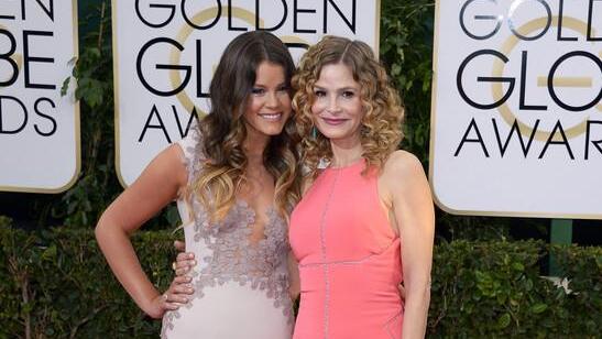 Farbenfrohe Kleider bei den 71. Golden Globes