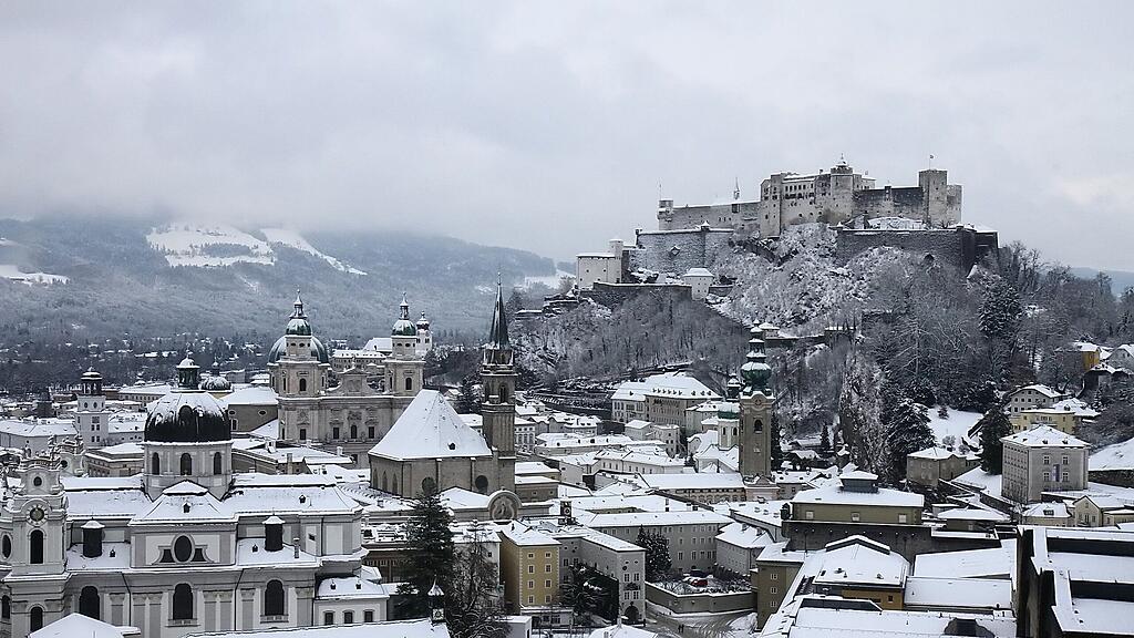 Salzburg ist eingeschneit - der Winter hat uns im Griff.