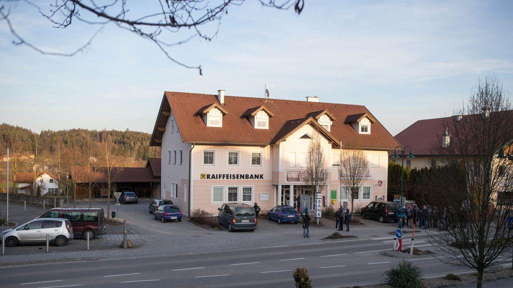 Moosdorf: Verwirrter Bankräuber wird festgenommen