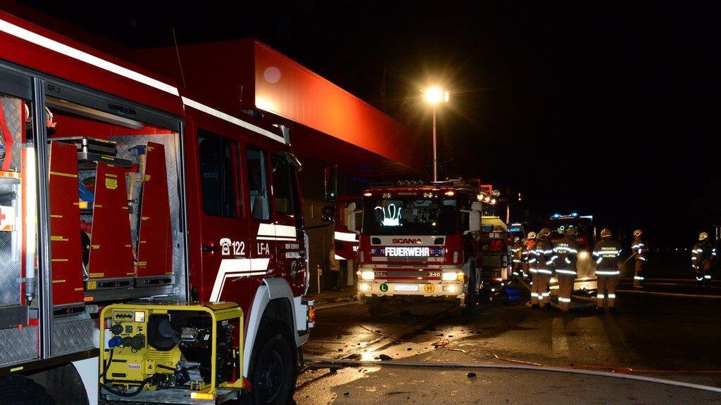 Brand im Gewerbegebiet Hallwang II