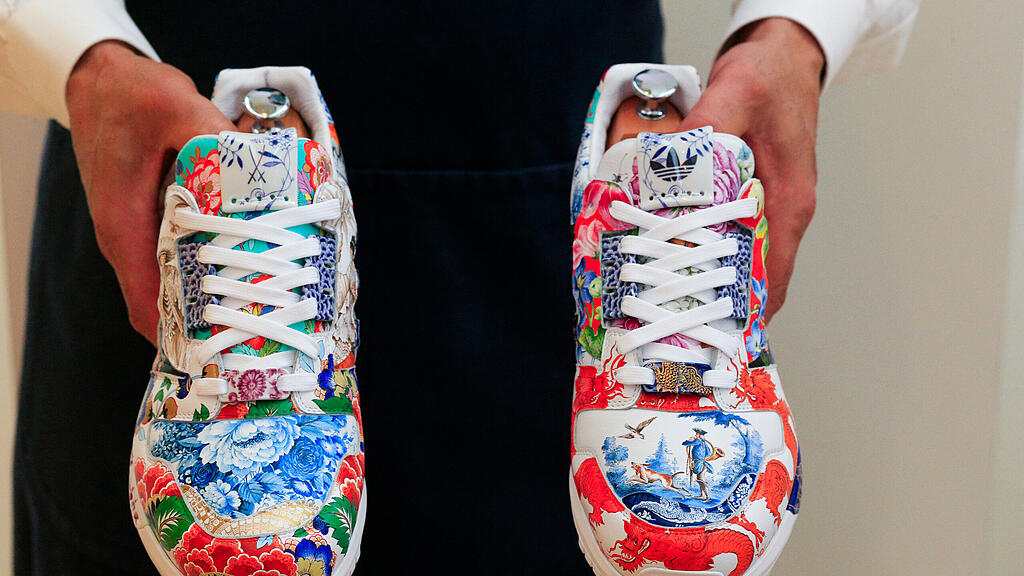 Porzellan-Sneaker von Adidas