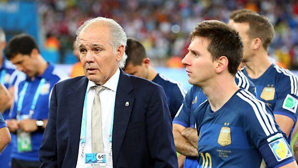 Sabella nimmt den Hut, berichten Medien