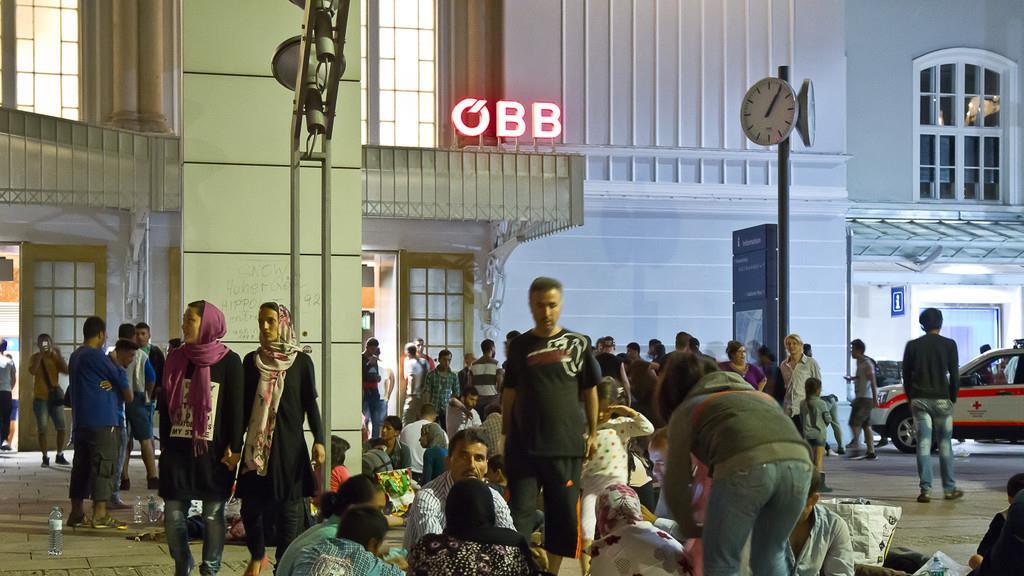 Flüchtlinge am Salzburger Hauptbahnhof