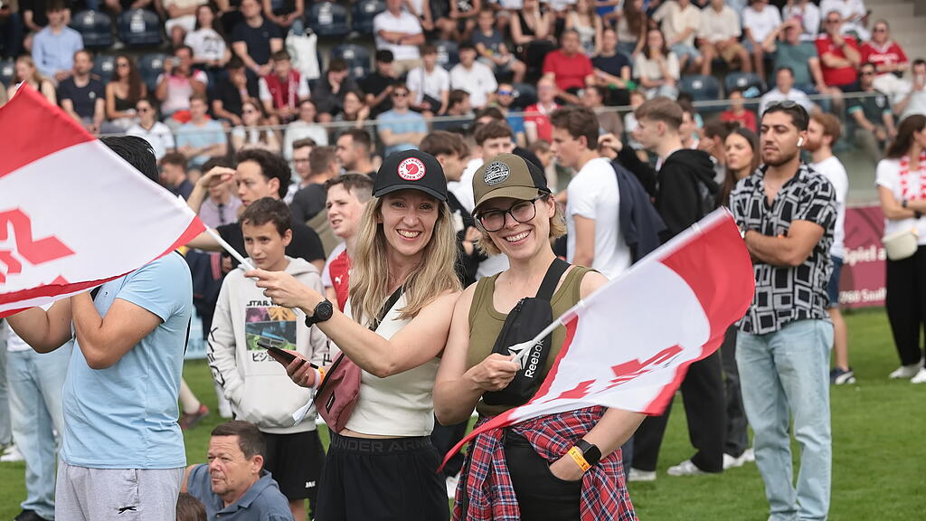 Public Viewing in Salzburg: Österreich vs. Polen