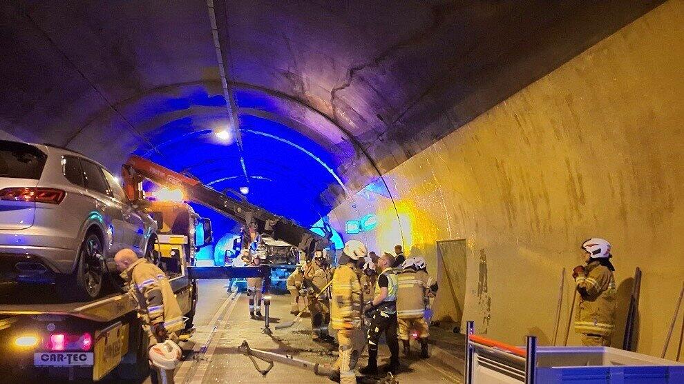 Zwei Verletzte bei Unfall im Umfahrungstunnel Henndorf