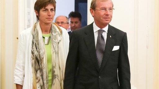Neue Landesregierung angelobt, II