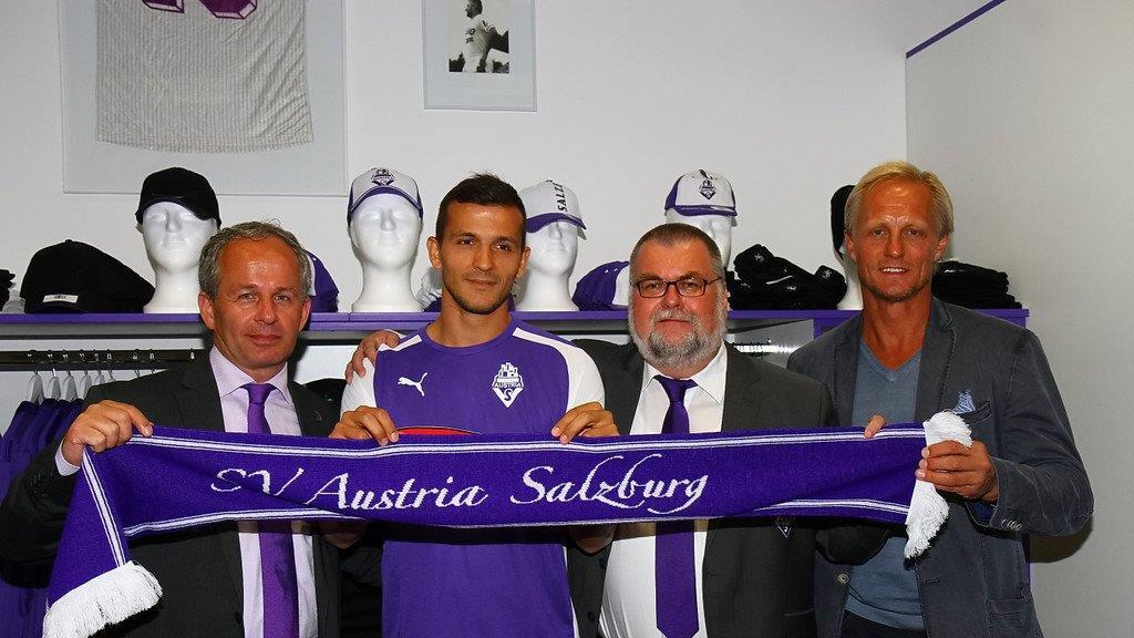 Austria Salzburg eröffnet Fanshop und fixiert ersten Transfer