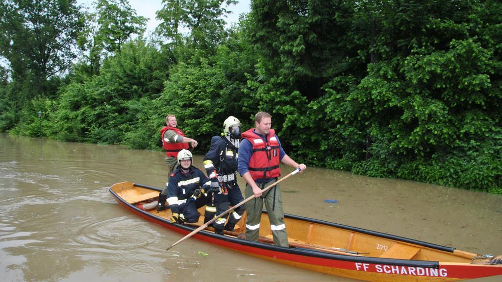 OÖ: Evakuierung per Boot