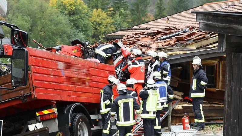 Lkw kracht in Haus