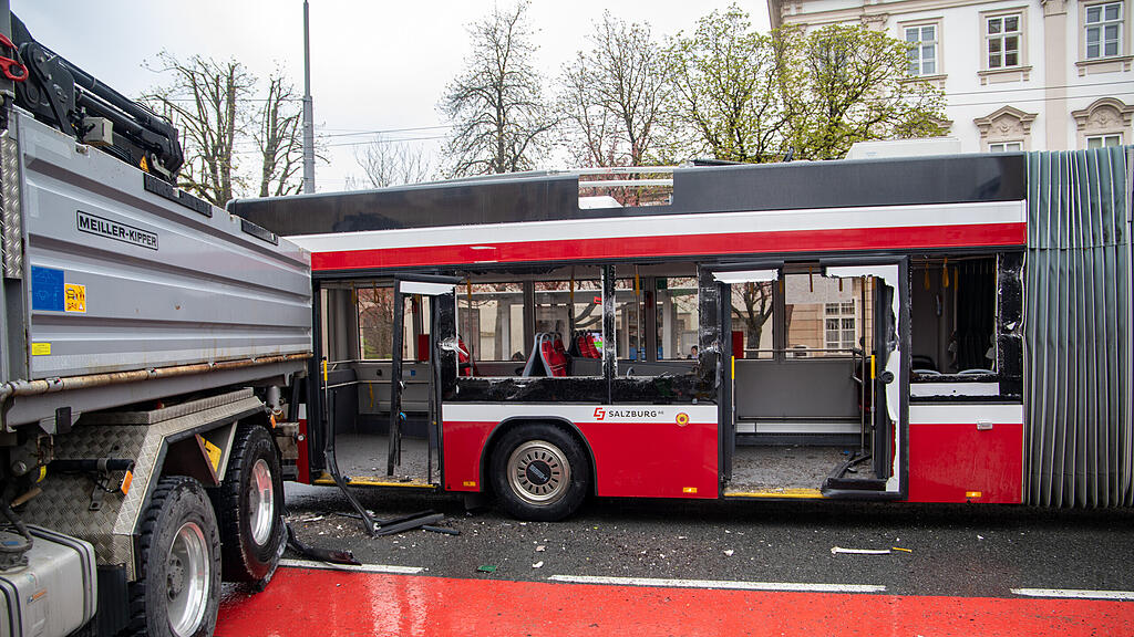 Unfall Mirabellplatz Bus gegen Lkw