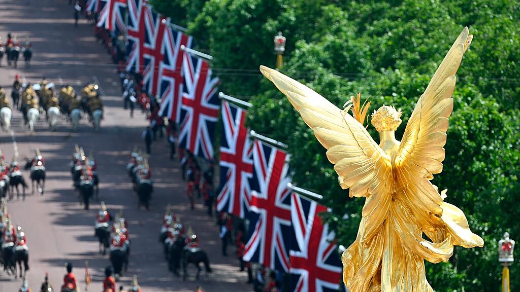 Queen feiert 70 Jahre Thronjubil\u00e4um