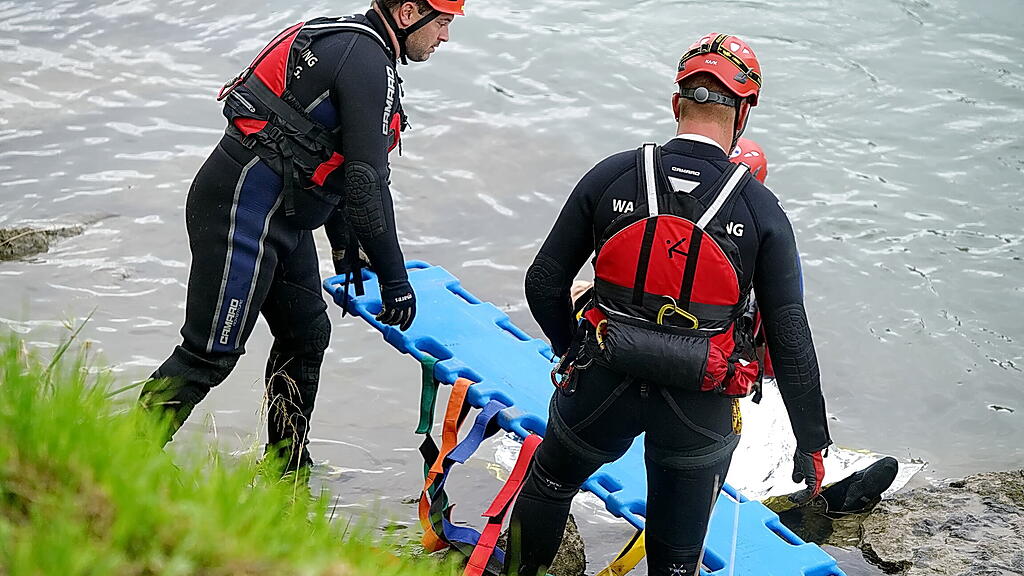 Wasserrettung, Rotes Kreuz, \u00dcbung