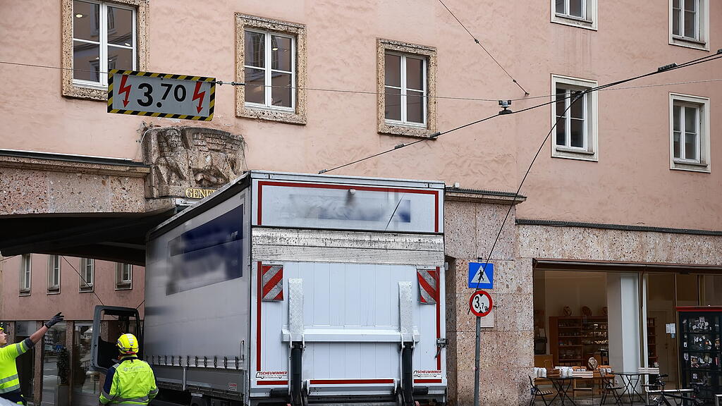 Obus-Leitung in Münzgasse gerissen