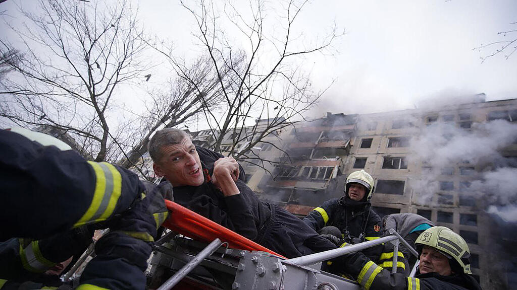 Ukraine-Krieg Tag 19: Brand Hochhaus Kiew