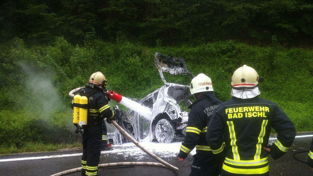Pkw-Brand auf der B145