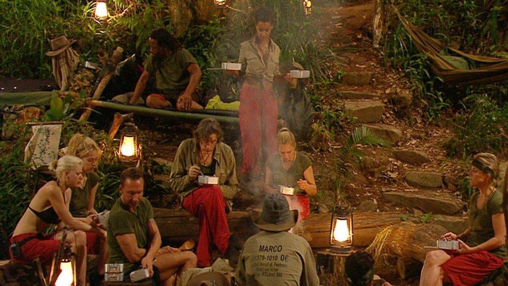 Dschungelcamp Tag 6: Larissa und Winfried in der Prüfung