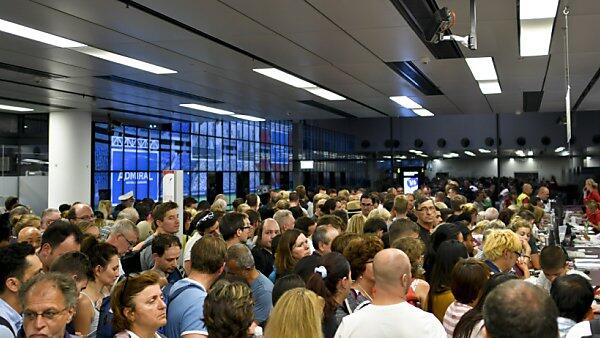 Hunderte Passagiere mussten versorgt werden