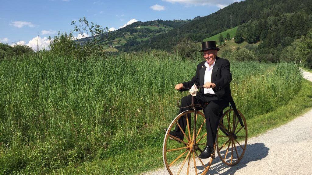 Richard Stoiber war mit einem Rad aus dem Jahr 1860 unterwegs.