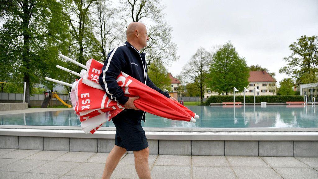 Vorbereitungen für Aya-Bad-Eröffnung