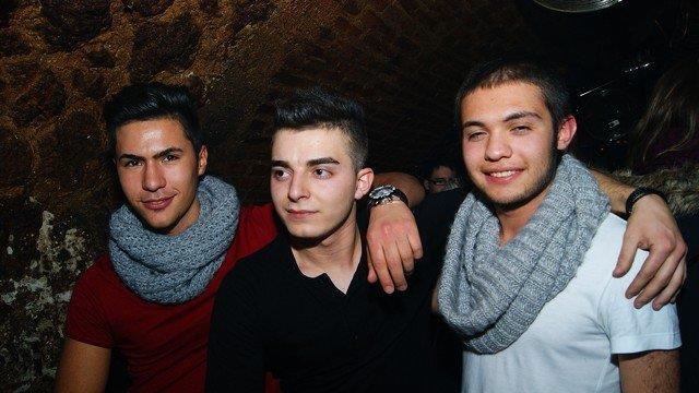 Weltuntergangsparty Vis a Vis