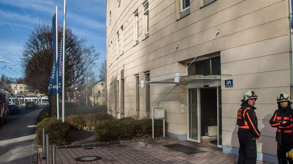 Christbaumbrand im GSWB-Gebäude