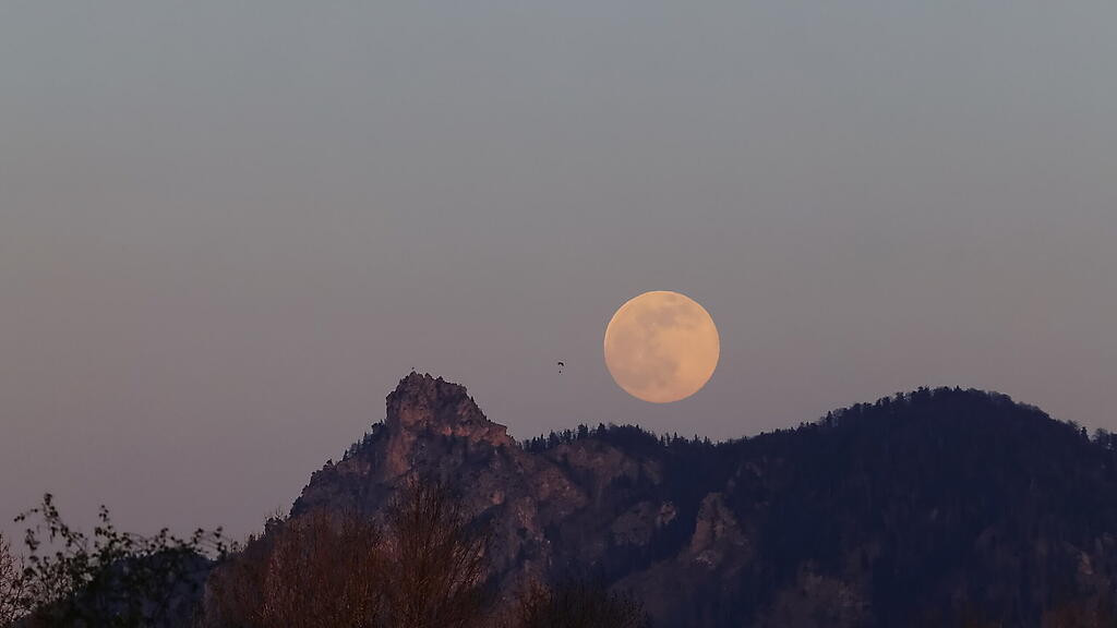 Supermond in Salzburg am 26. April 2021