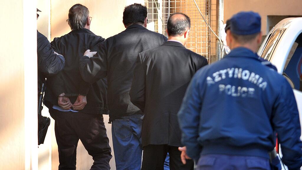 Der Mann sitzt in Zypern in U-Haft.
