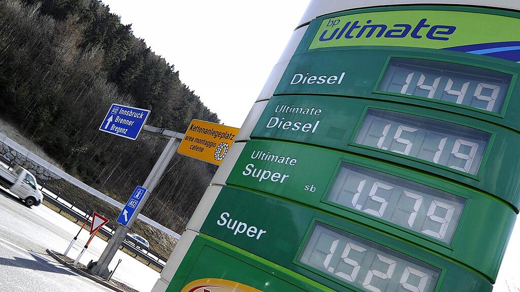 Die AK untersuchte die Spritpreise von Autobahntankstellen über die Osterfeiertage.