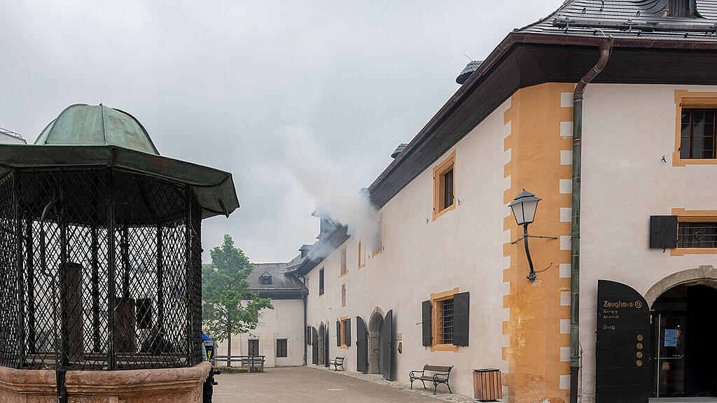 Feuerwehr-Übung auf der Festung, II