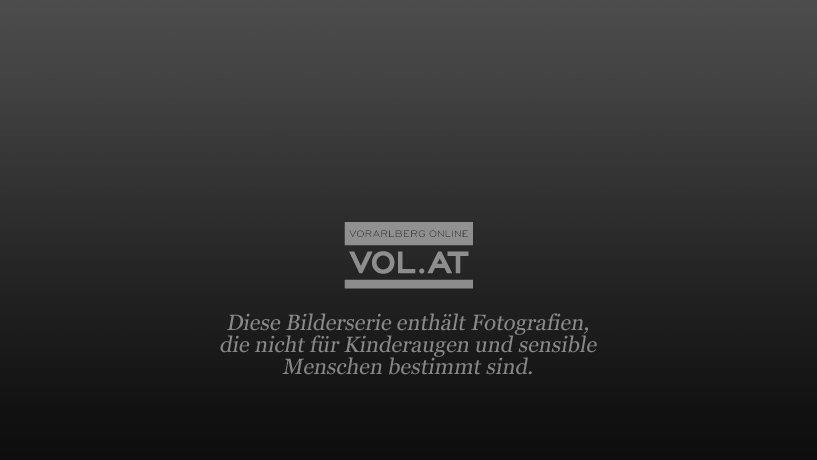 Jazzy zieht sich aus