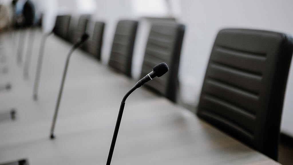 SB, Landtag, Chiemseehof, Landesregierung, Landesparlament, Regierung, Parlament, Sitzungsaal