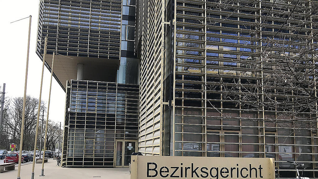 Auch auf das Bezirksgericht wurde ein Brandanschlag versucht