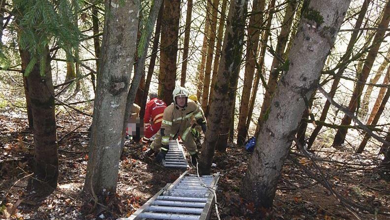 Pkw-Lenkerin erfasst Fußgänger in Saalfelden