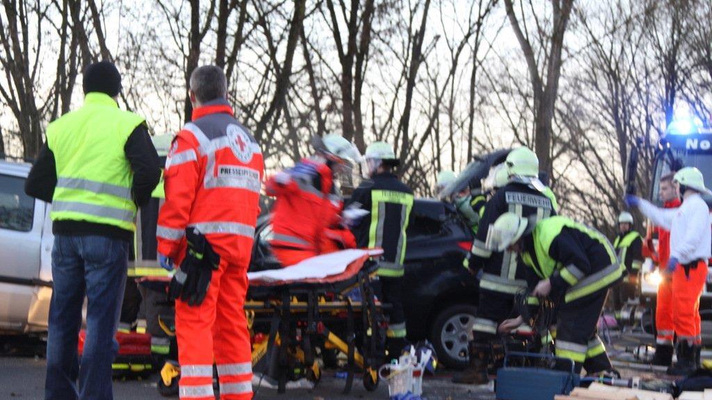 Ein Toter bei Crash auf B20, II