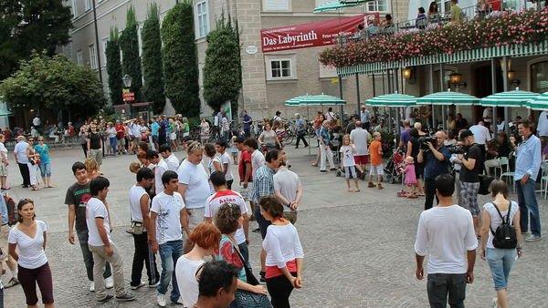 Bilder vom Flashmob gegen Abschiebung