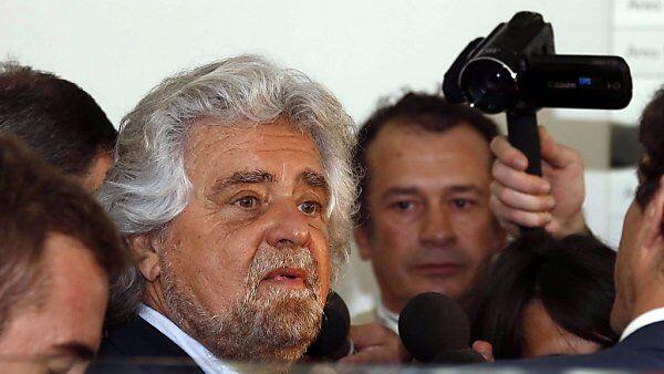 Grillo schwingt die Nazi-Keule