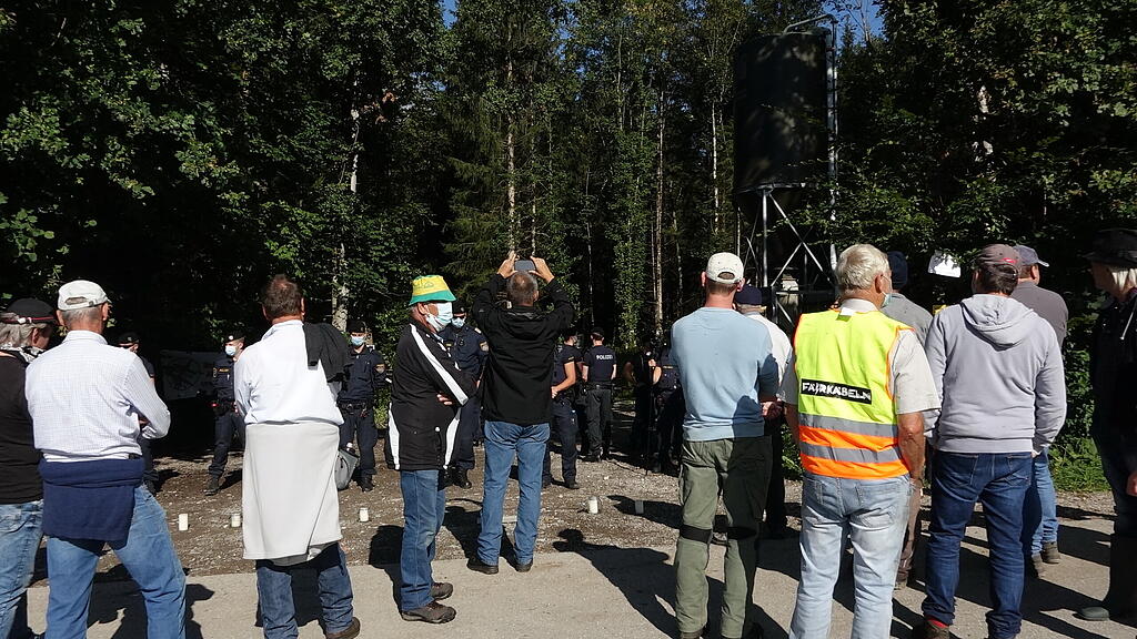 Polizeigro\u00dfeinsatz in Bad Vigaun