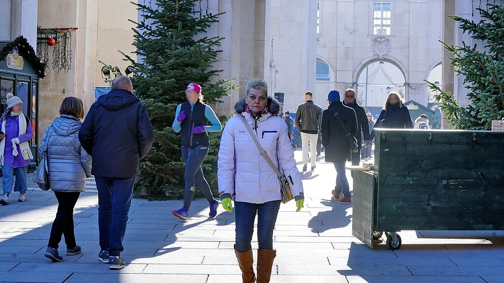 Salzburger Christkindlmarkt Aufbau