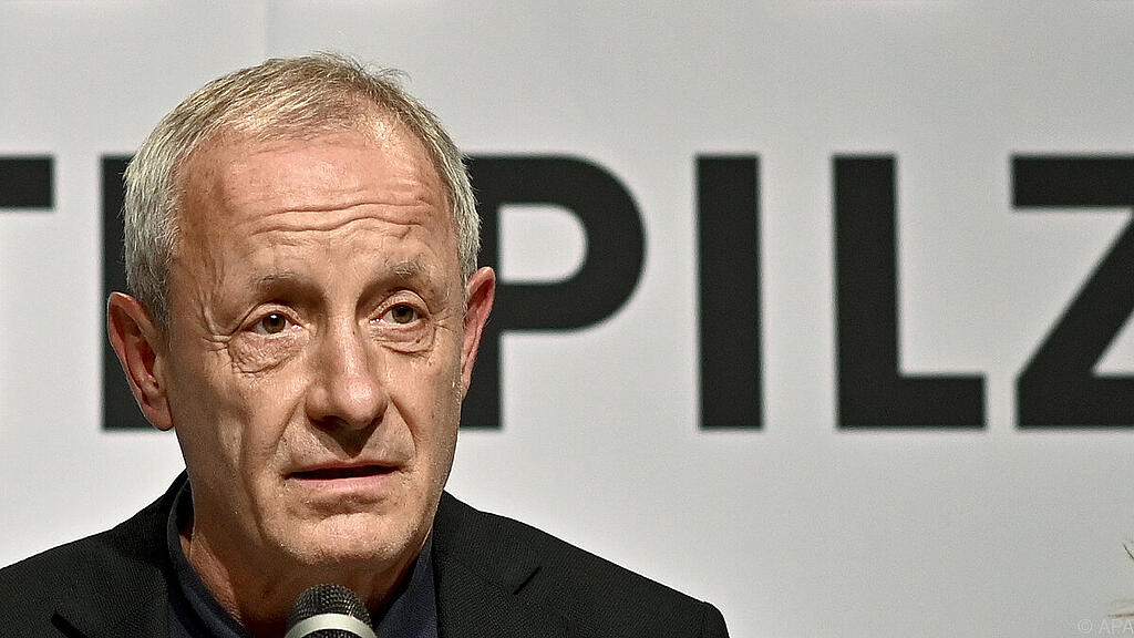 Neben Kurz zeit Pilz zwei weitere Personen an