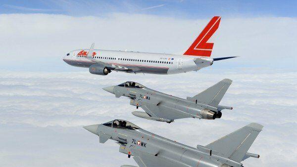 Eurofighter fangen über Salzburg eine AUA-Maschine ab.