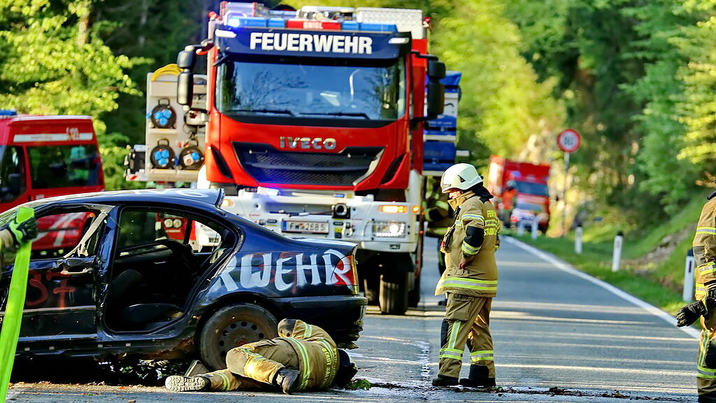 Feuerwehr\u00fcbung in Guggenthal II