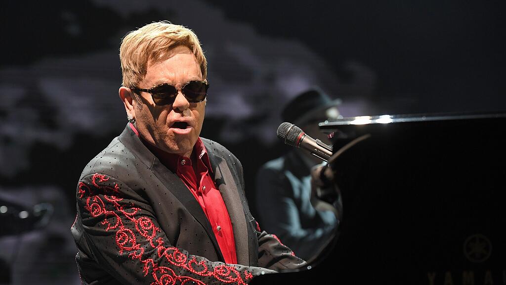 Nach zwei Nächten auf der Intensivstation ist Elton John aus dem Krankenhaus entlassen worden (Archivbild).