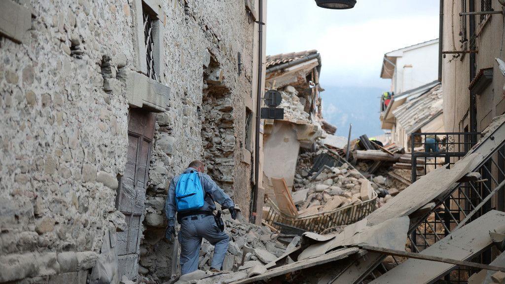 Mehrere Tote und schwere Zerstörungen bei Erdbeben in Italien