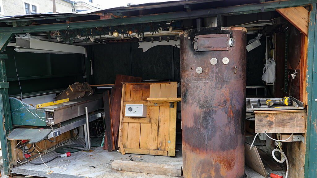 Aufbau Christkindlmarkt II
