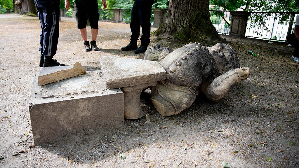 Zwerg in Zwergerlgarten umgestürzt