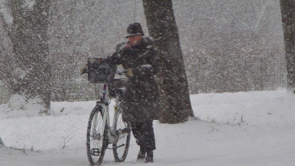 Schnee sorgt für Unfälle und Verkehrschaos: Schneefahrbahn in der Stadt Salzburg