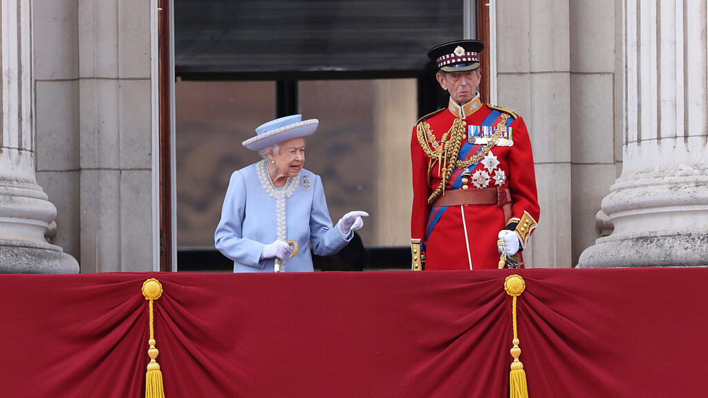Queen feiert 70 Jahre Thronjubil\u00e4um