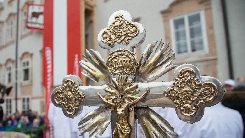 Traditioneller Metzgersprung in Salzburg