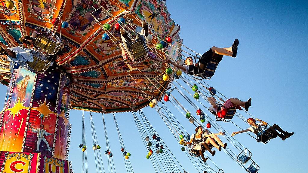 Traditionelles Fahrgeschäft auf dem Oktoberfest.