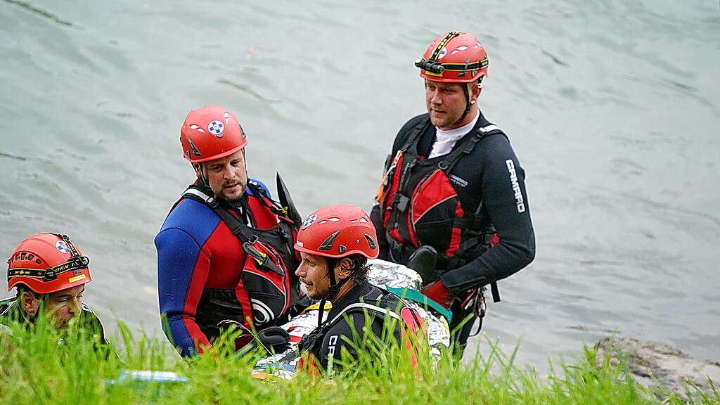 Wasserrettung, Rotes Kreuz, \u00dcbung